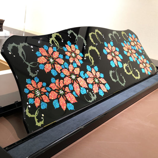 彩輝光蒔絵「冬の笑美」（グランドピアノ譜面台）制作費